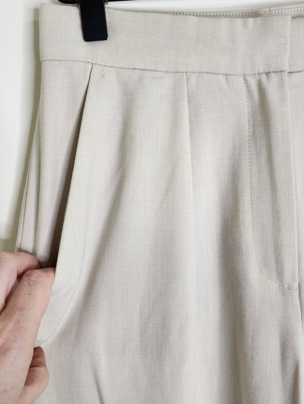 H&M Women's Cream Wide-Leg Pleated Front Trouser Pants Size 4 Business Casual - Picture 8 of 13